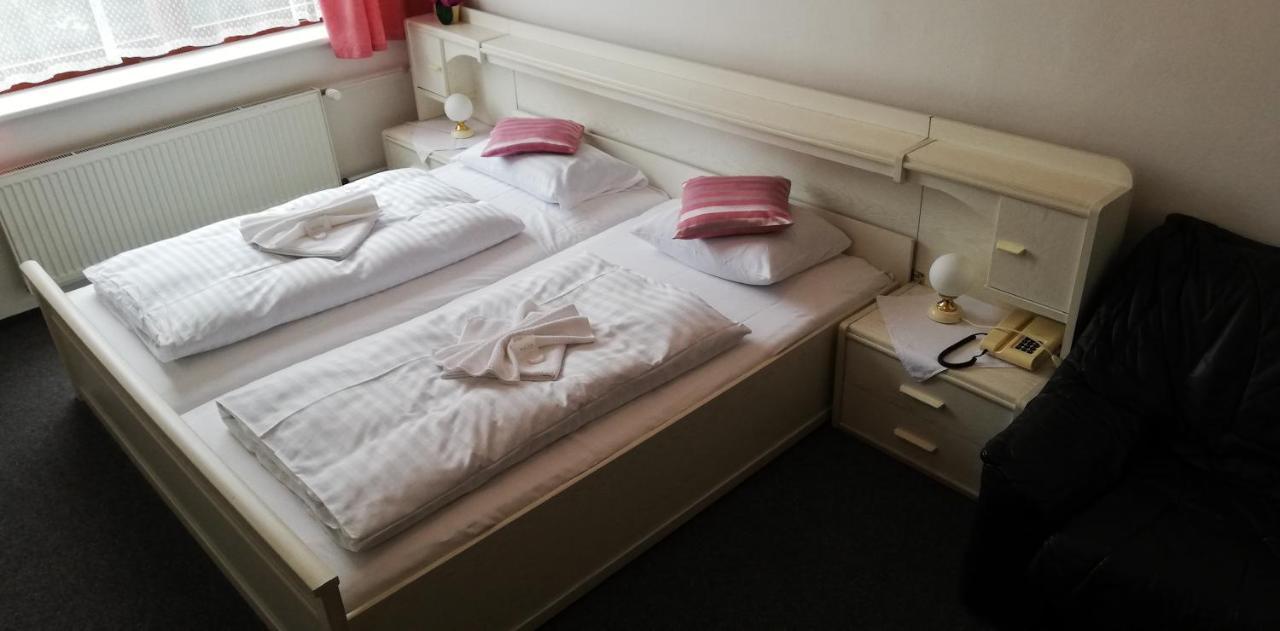 Hotel Apollo Valašské Meziříčí Εξωτερικό φωτογραφία