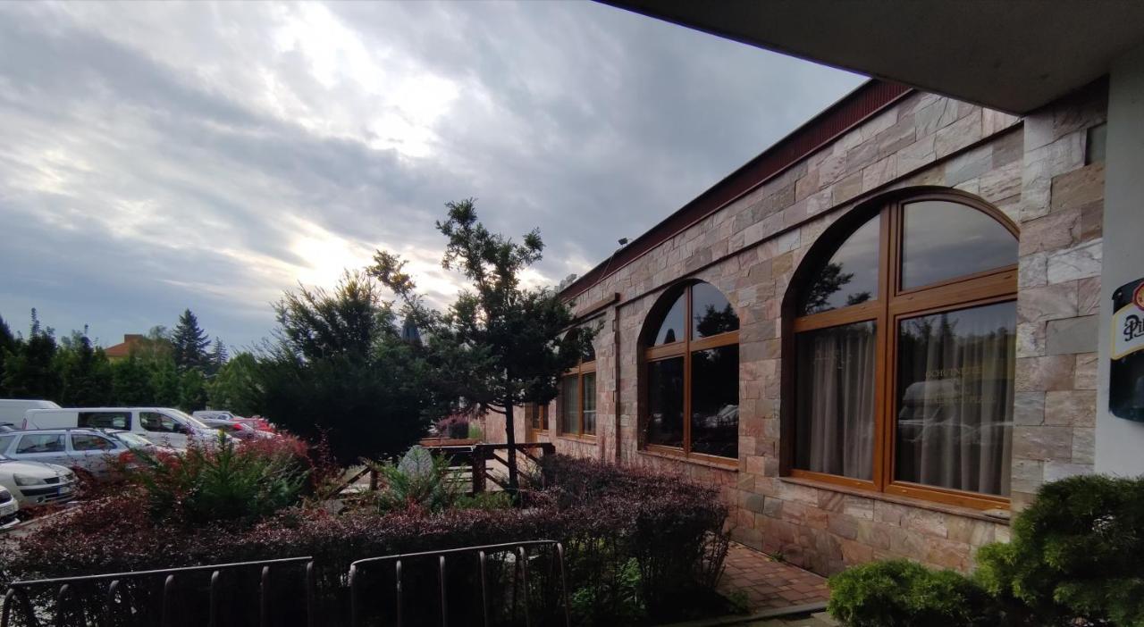 Hotel Apollo Valašské Meziříčí Εξωτερικό φωτογραφία