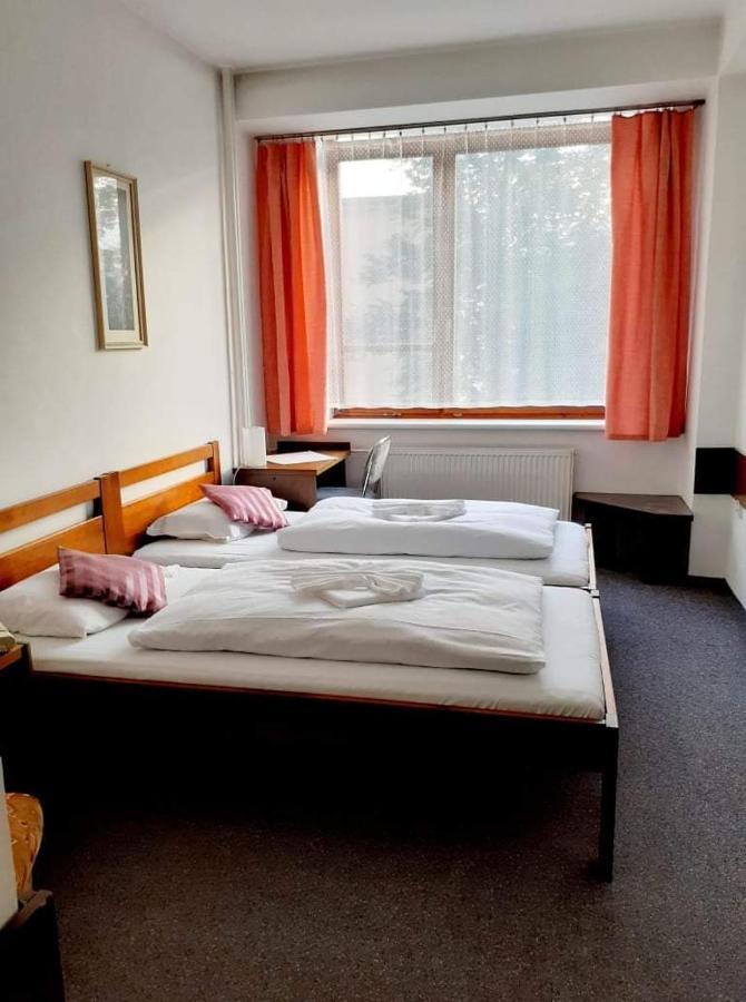 Hotel Apollo Valašské Meziříčí Εξωτερικό φωτογραφία