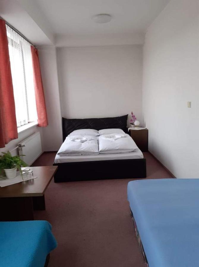 Hotel Apollo Valašské Meziříčí Εξωτερικό φωτογραφία